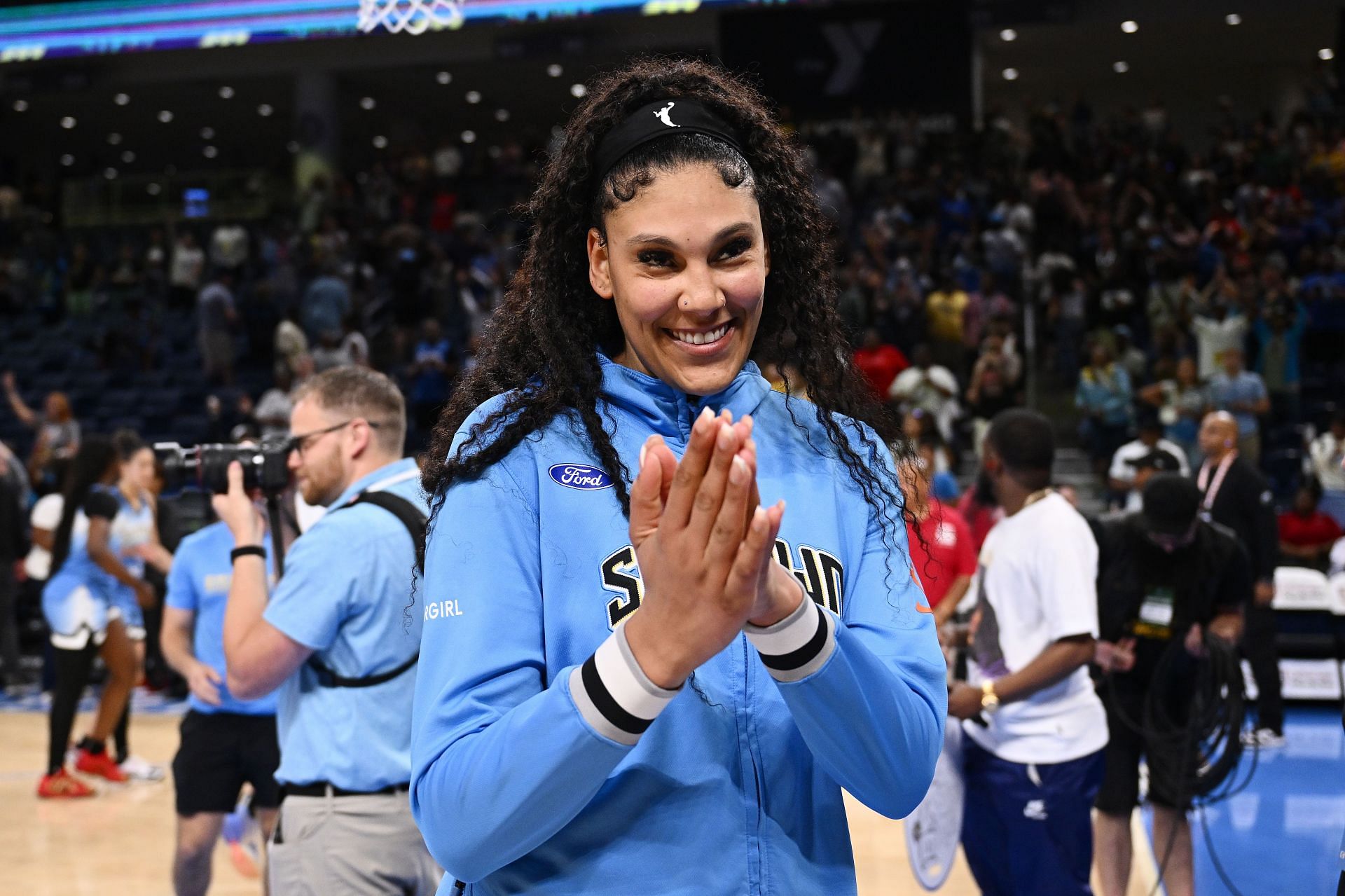Kamilla Cardoso credits her teammates for her career night. (Photo: GETTY)